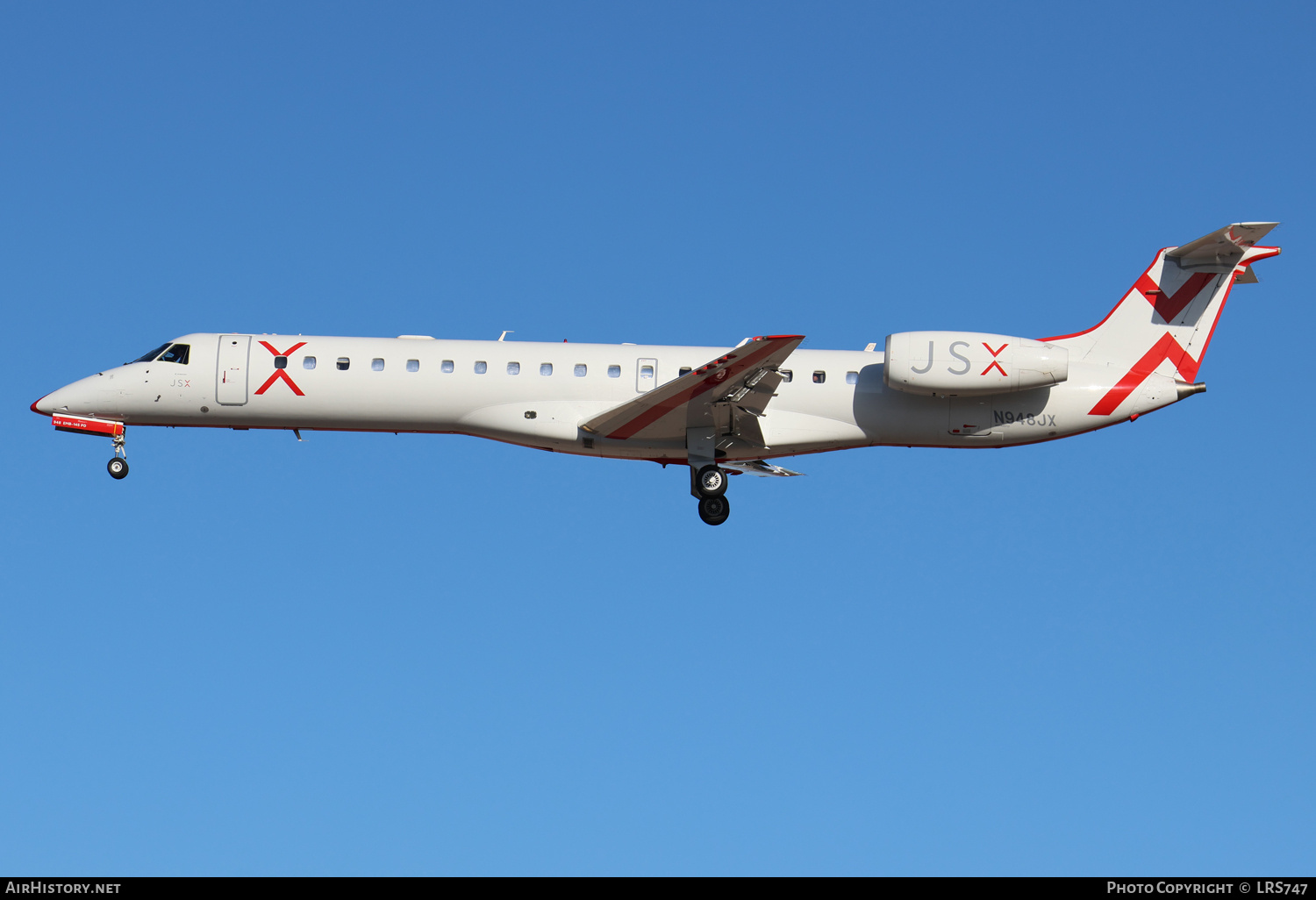 Aircraft Photo of N948JX | Embraer ERJ-145LR (EMB-145LR) | JetSuiteX - JSX | AirHistory.net #684171