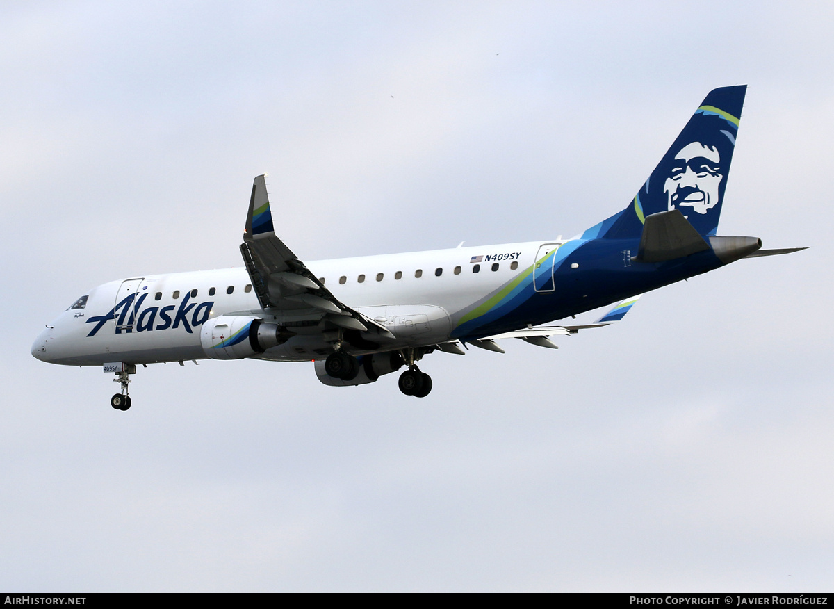 Aircraft Photo of N409SY | Embraer 175LR (ERJ-170-200LR) | Alaska Airlines | AirHistory.net #684280