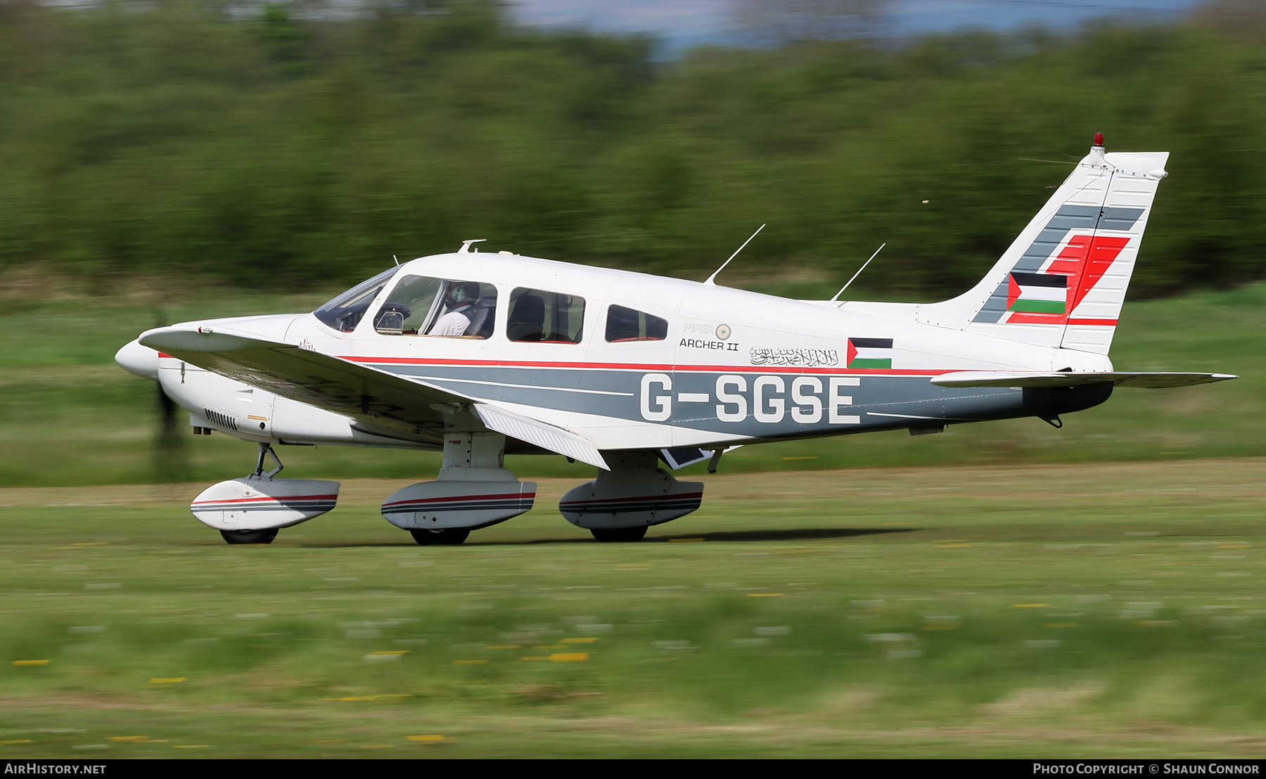 Aircraft Photo of G-SGSE | Piper PA-28-181 Archer II | AirHistory.net #684494
