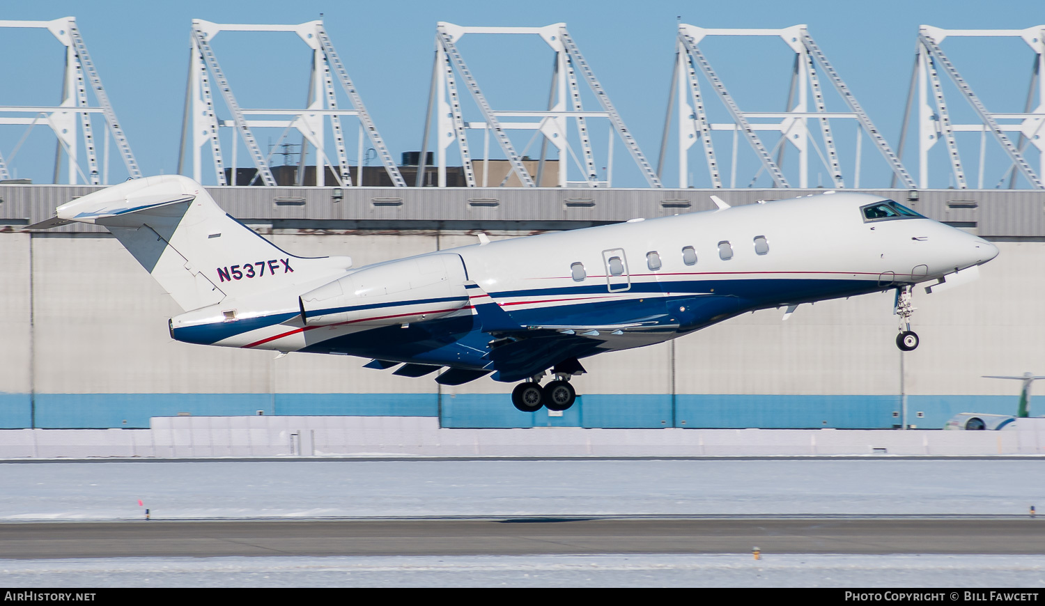 Aircraft Photo of N537FX | Bombardier Challenger 300 (BD-100-1A10) | AirHistory.net #684521