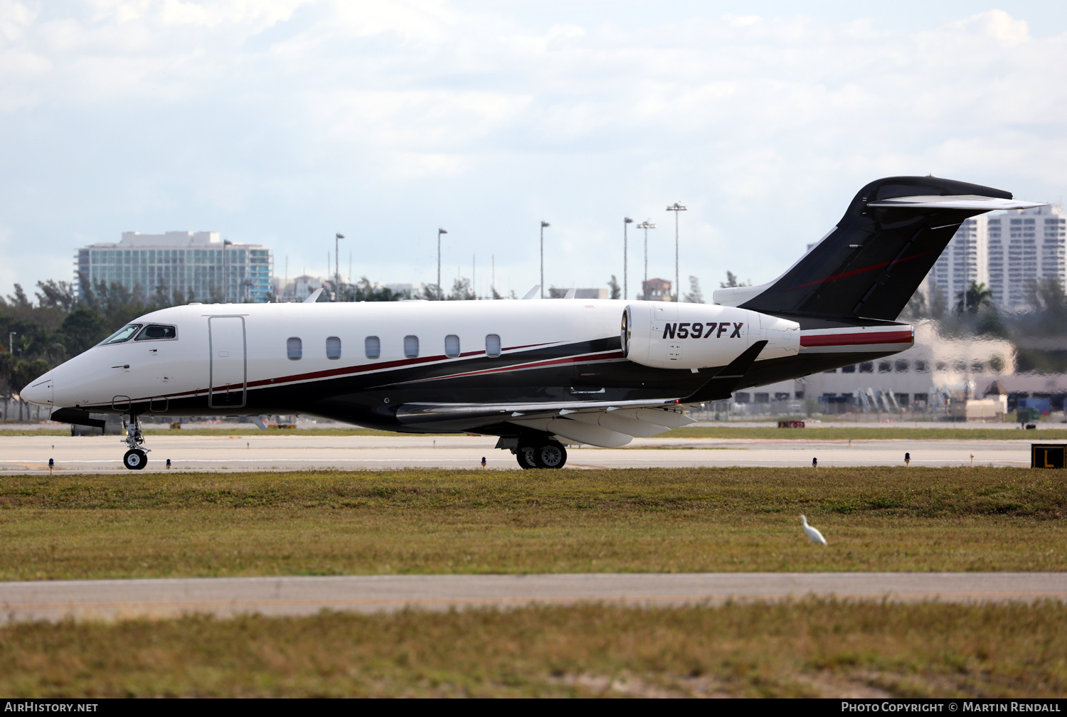Aircraft Photo of N597FX | Bombardier Challenger 350 (BD-100-1A10) | AirHistory.net #684759