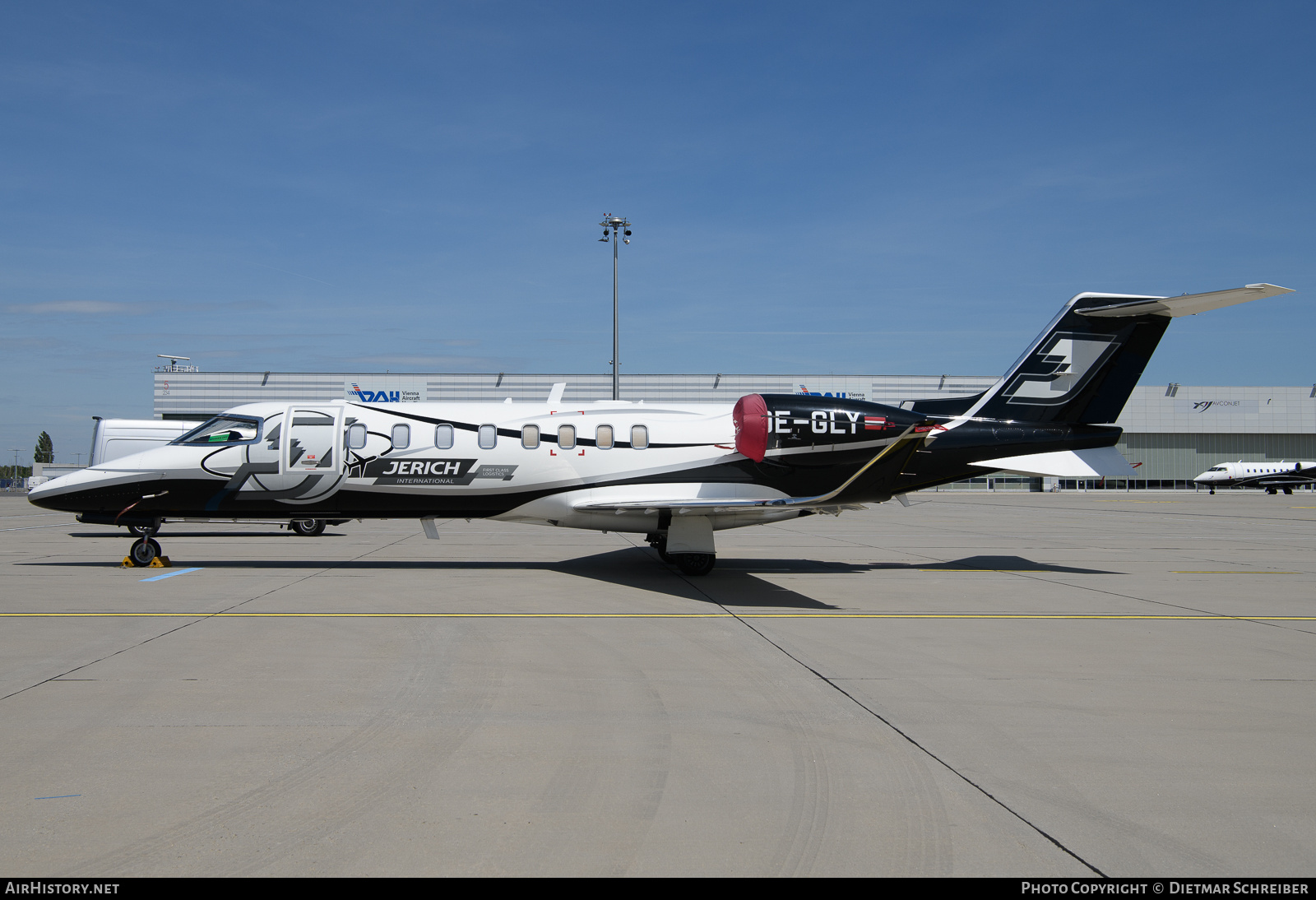 Aircraft Photo of OE-GLY | Learjet 75 | Jerich International | AirHistory.net #685007
