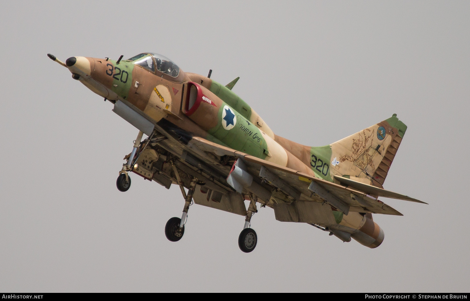 Aircraft Photo of 320 | McDonnell Douglas A-4N Skyhawk II (Aa-itM) | Israel - Air Force | AirHistory.net #685025