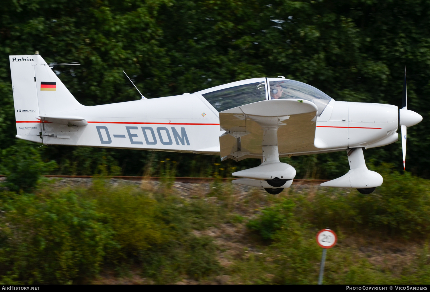 Aircraft Photo of D-EDOM | Robin HR-200-120 | AirHistory.net #685193