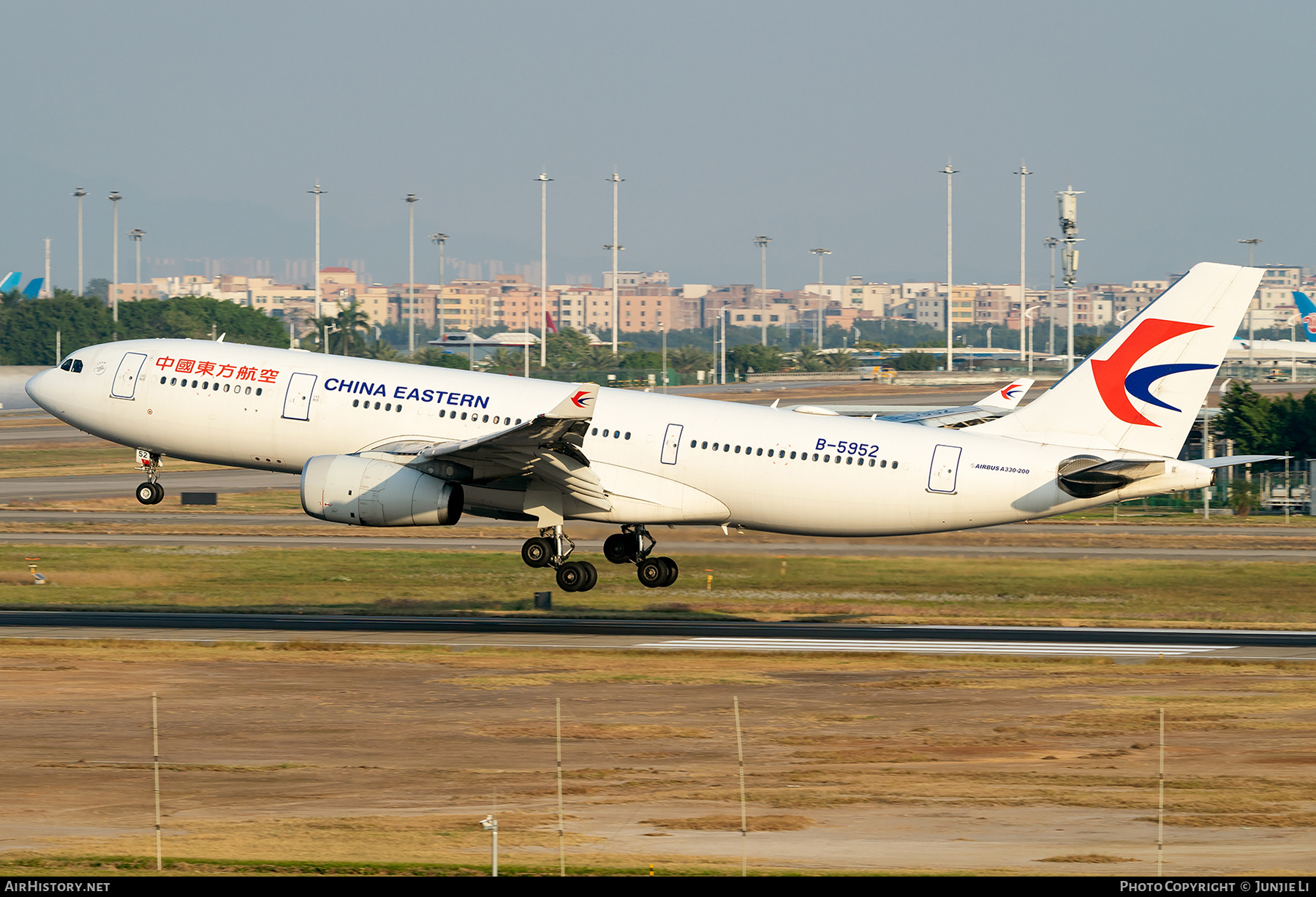 Aircraft Photo of B-5952 | Airbus A330-243 | China Eastern Airlines | AirHistory.net #685260