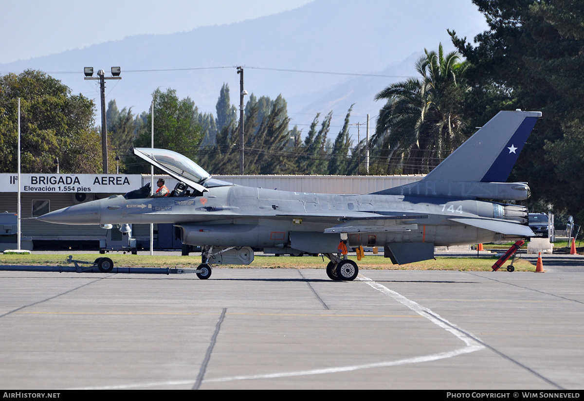 Aircraft Photo of 744 | General Dynamics F-16AM Fighting Falcon | Chile - Air Force | AirHistory.net #685400