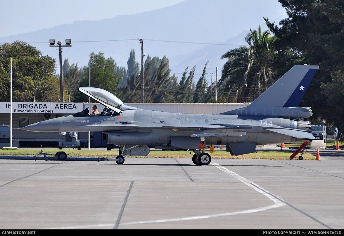 Aircraft Photo of 744 | General Dynamics F-16AM Fighting Falcon | Chile - Air Force | AirHistory.net #685400