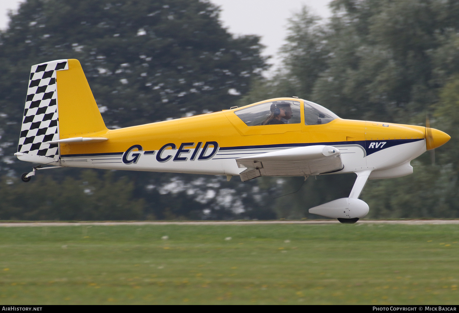 Aircraft Photo of G-CEID | Van's RV-7 | AirHistory.net #685517