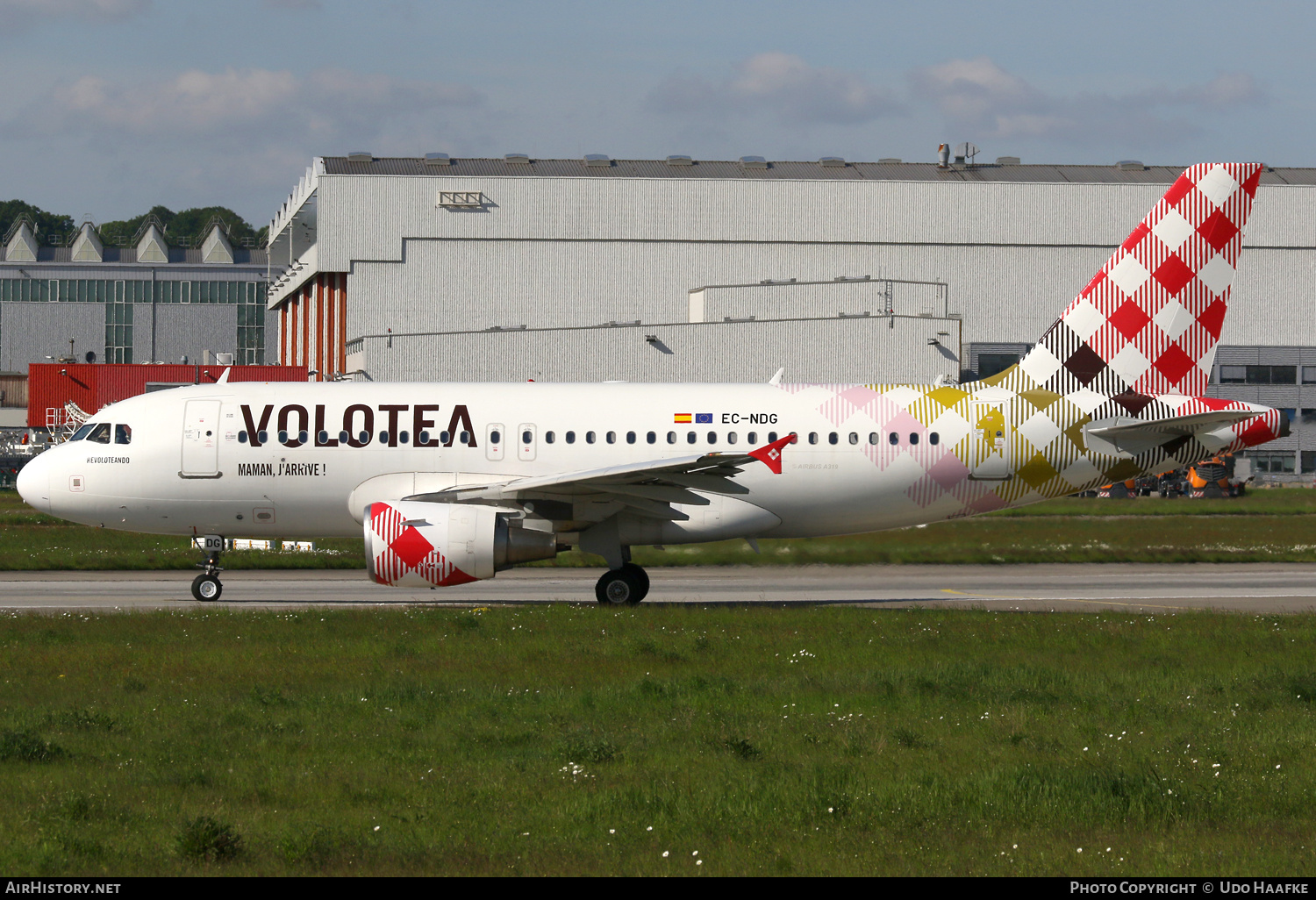 Aircraft Photo of EC-NDG | Airbus A319-111 | Volotea | AirHistory.net #685564