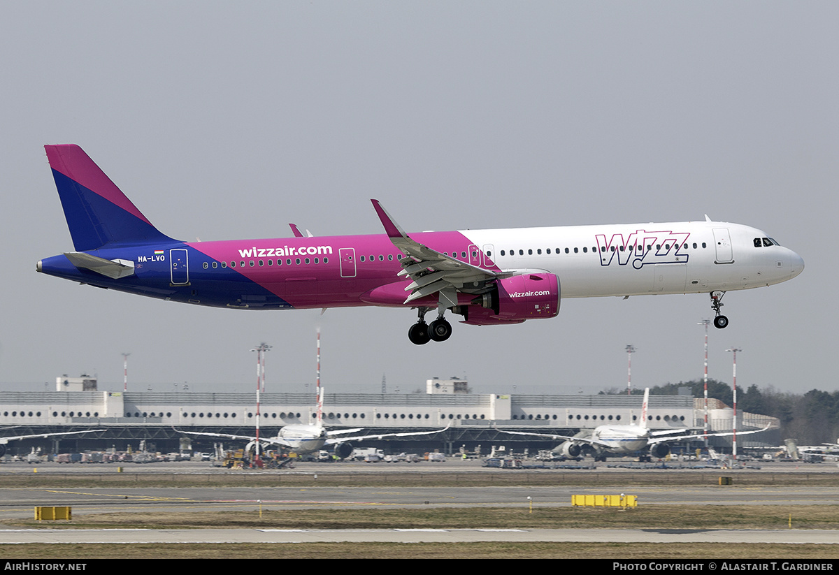 Aircraft Photo of HA-LVO | Airbus A321-271NX | Wizz Air | AirHistory.net #685755