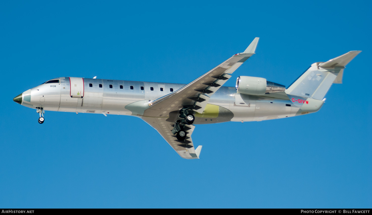Aircraft Photo of C-GIVW | Bombardier Challenger 850 (CRJ-200SE/CL-600-2B19) | AirHistory.net #685788