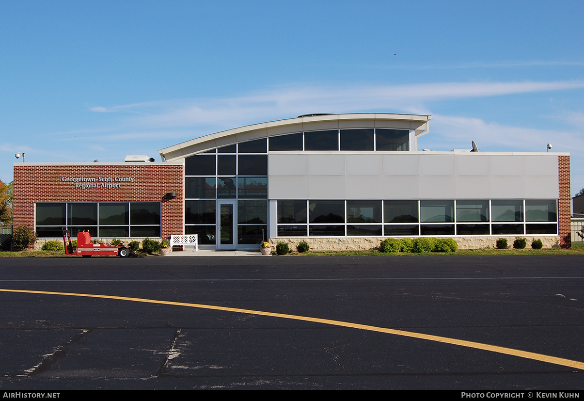 Airport photo of Georgetown - Georgetown / Scott County Regional (27K) in Kentucky, United States | AirHistory.net #685802