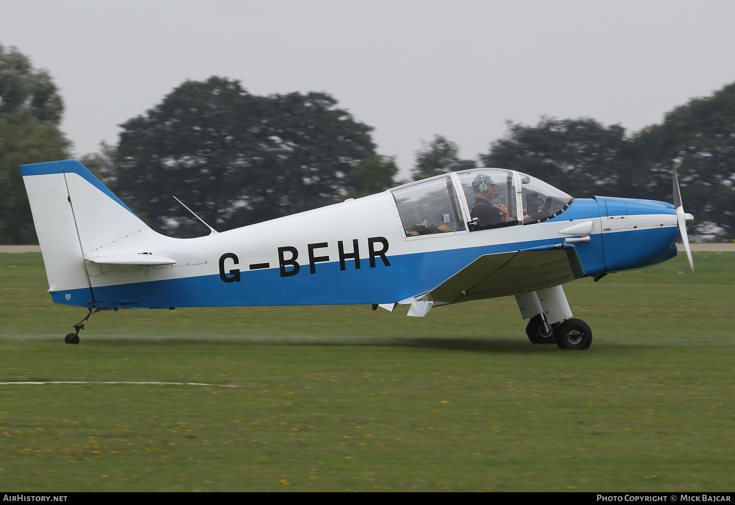 Aircraft Photo of G-BFHR | CEA DR-220 2+2 | AirHistory.net #685843