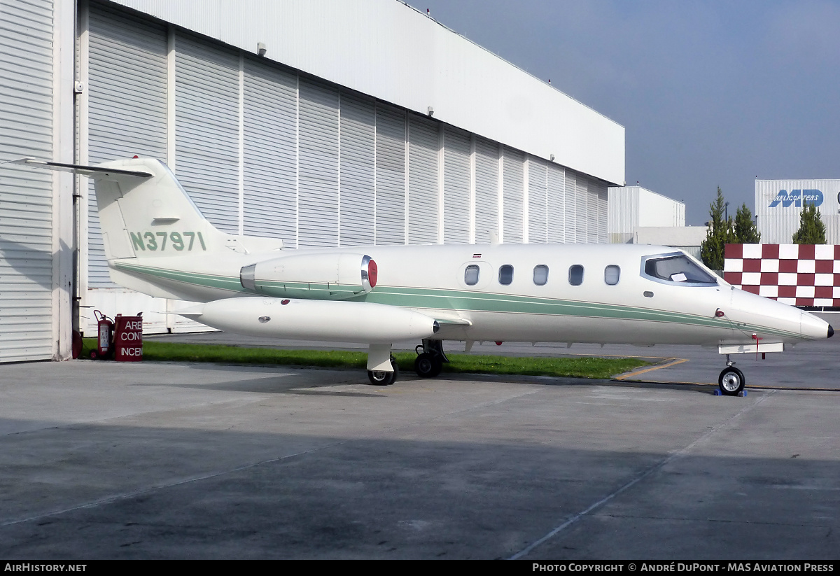 Aircraft Photo of N37971 | Gates Learjet 25D | AirHistory.net #685865