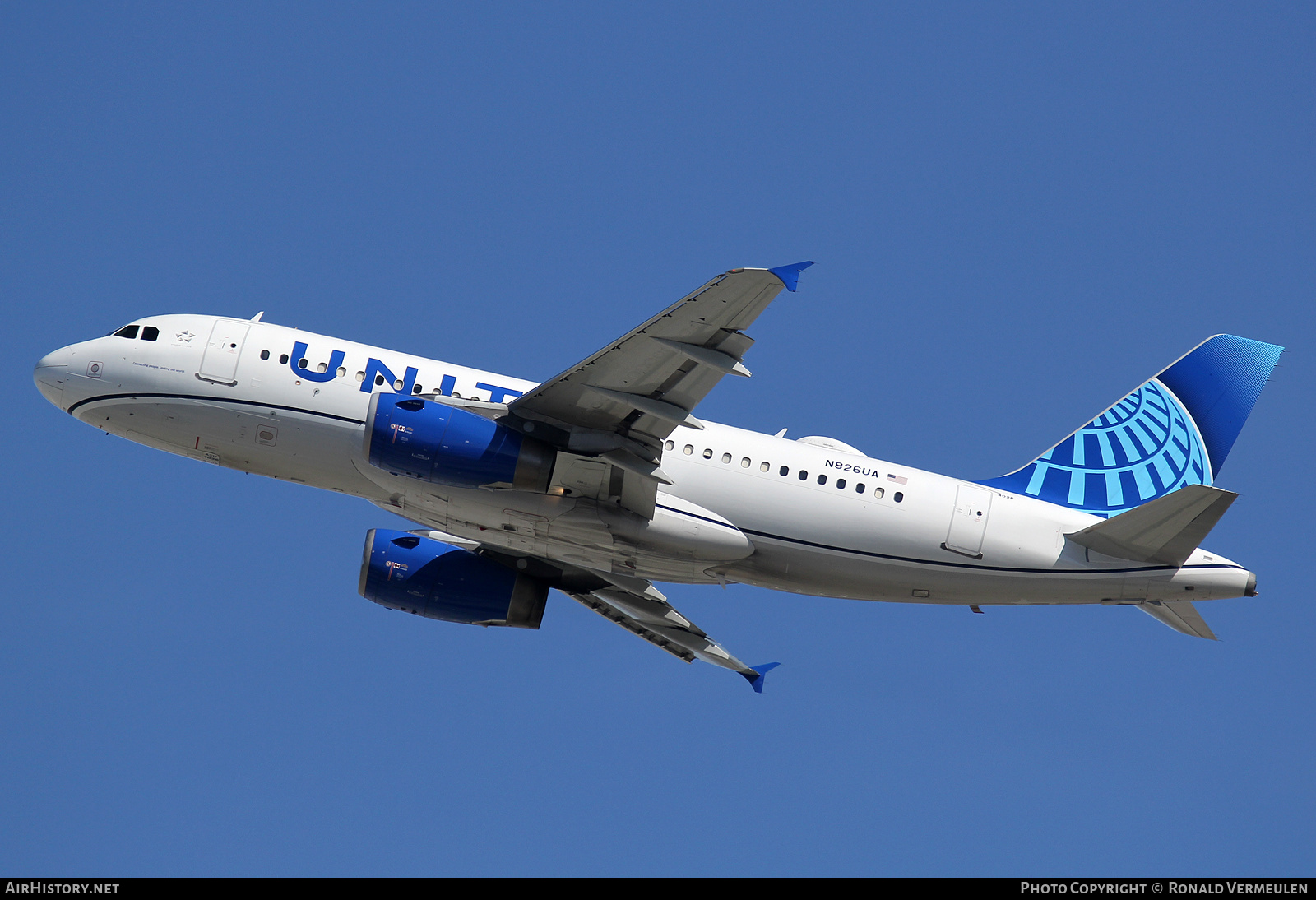 Aircraft Photo of N826UA | Airbus A319-131 | United Airlines | AirHistory.net #685925