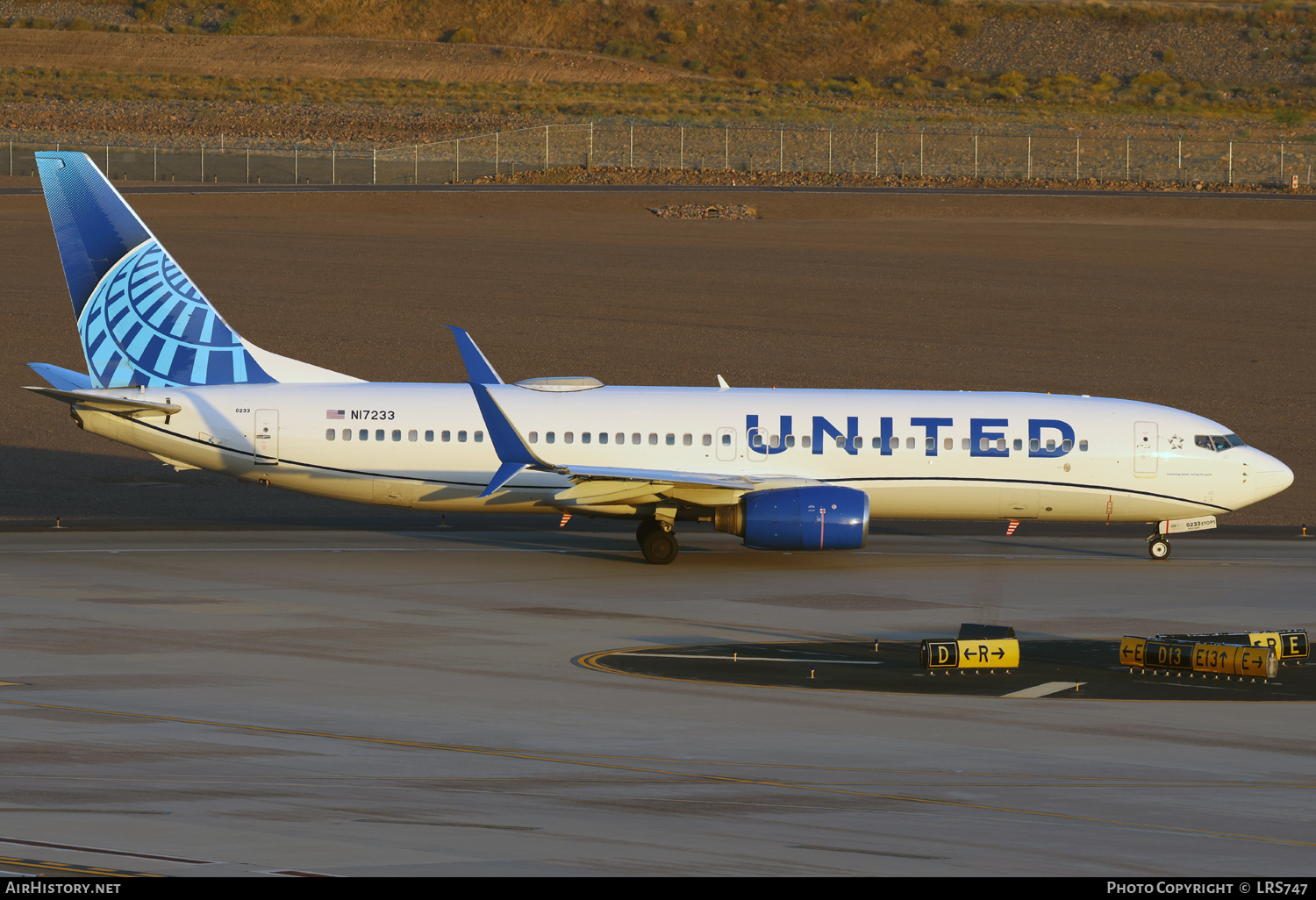 Aircraft Photo of N17233 | Boeing 737-824 | United Airlines | AirHistory.net #686075