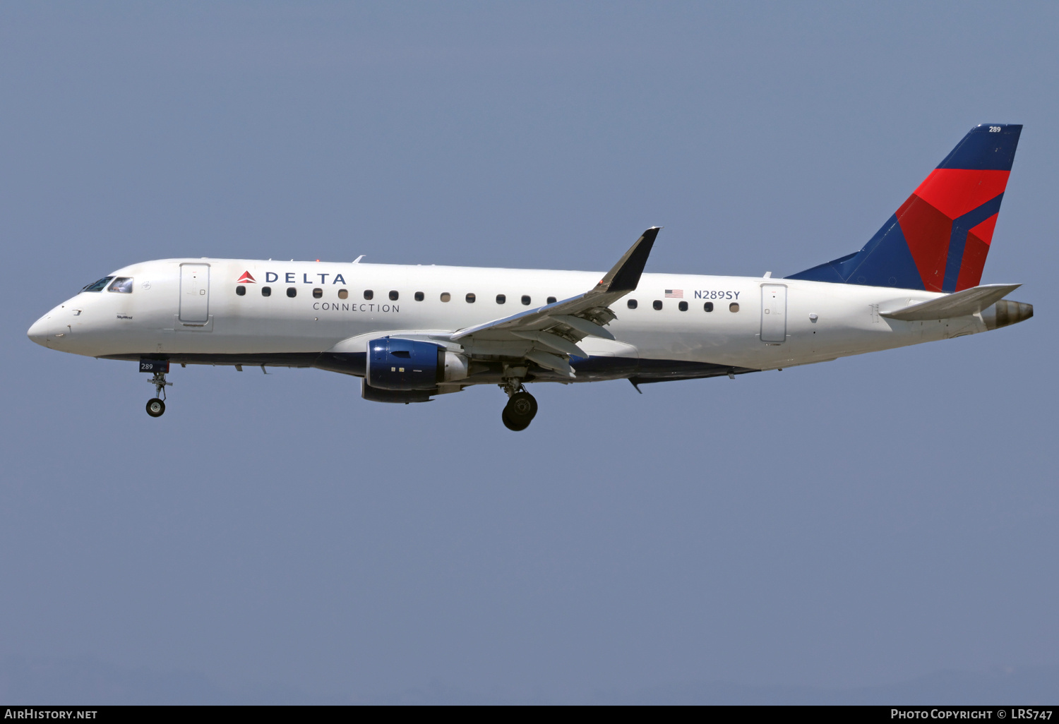 Aircraft Photo of N289SY | Embraer 175LL (ERJ-170-200LL) | Delta Connection | AirHistory.net #686091
