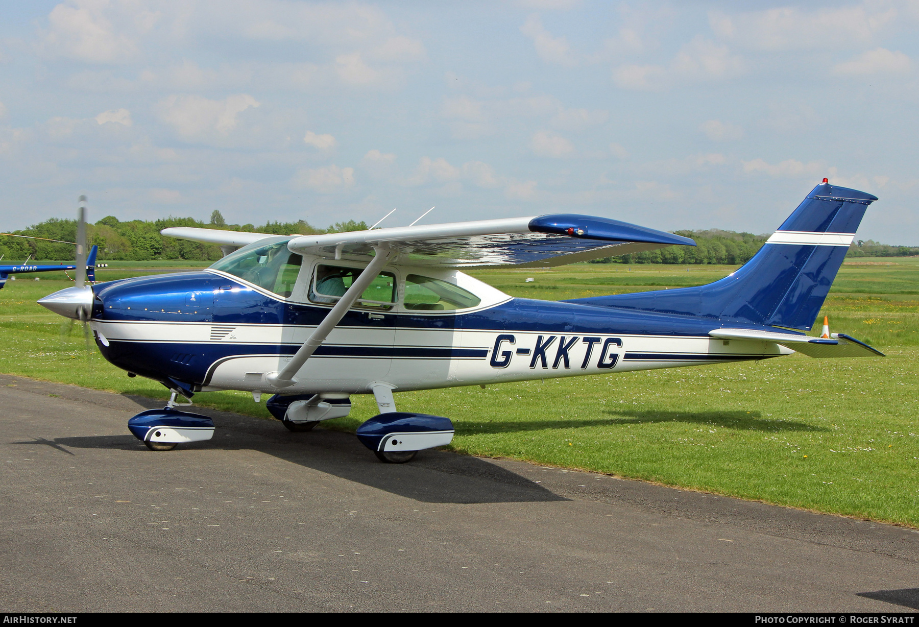 Aircraft Photo of G-KKTG | Cessna 182R Skylane | AirHistory.net #686101