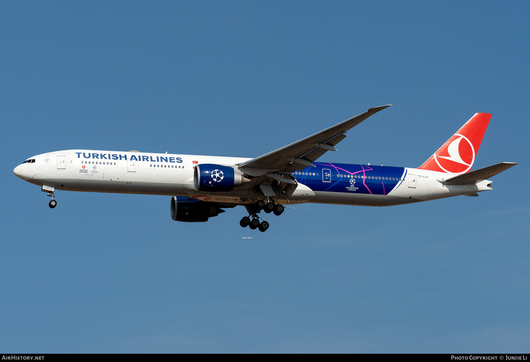 Aircraft Photo of TC-LJJ | Boeing 777-3F2/ER | Turkish Airlines | AirHistory.net #686304