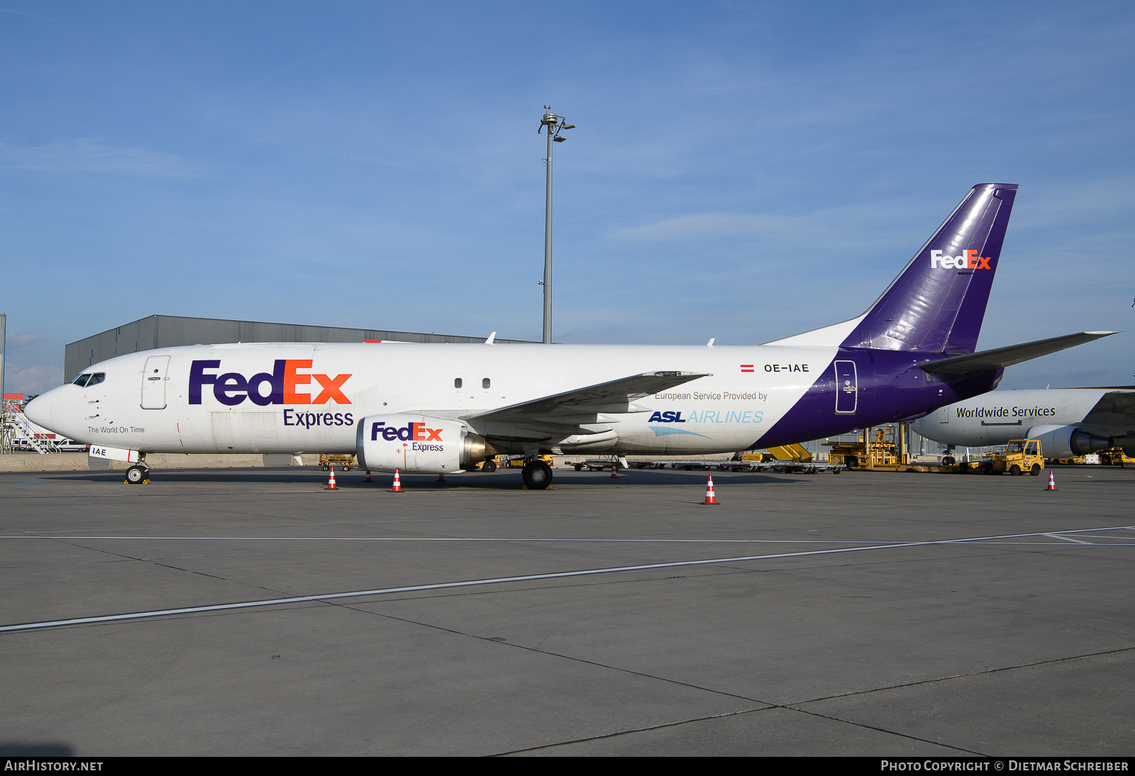 Aircraft Photo of OE-IAE | Boeing 737-4Q8(SF) | FedEx Express | AirHistory.net #686408
