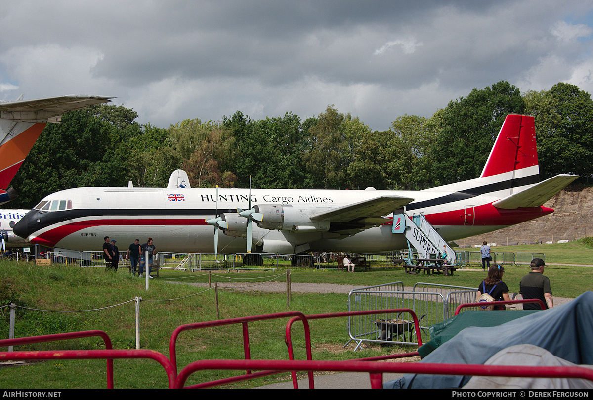 Aircraft Photo of G-APEP | Vickers 953C Merchantman | Hunting Cargo Airlines | AirHistory.net #686683