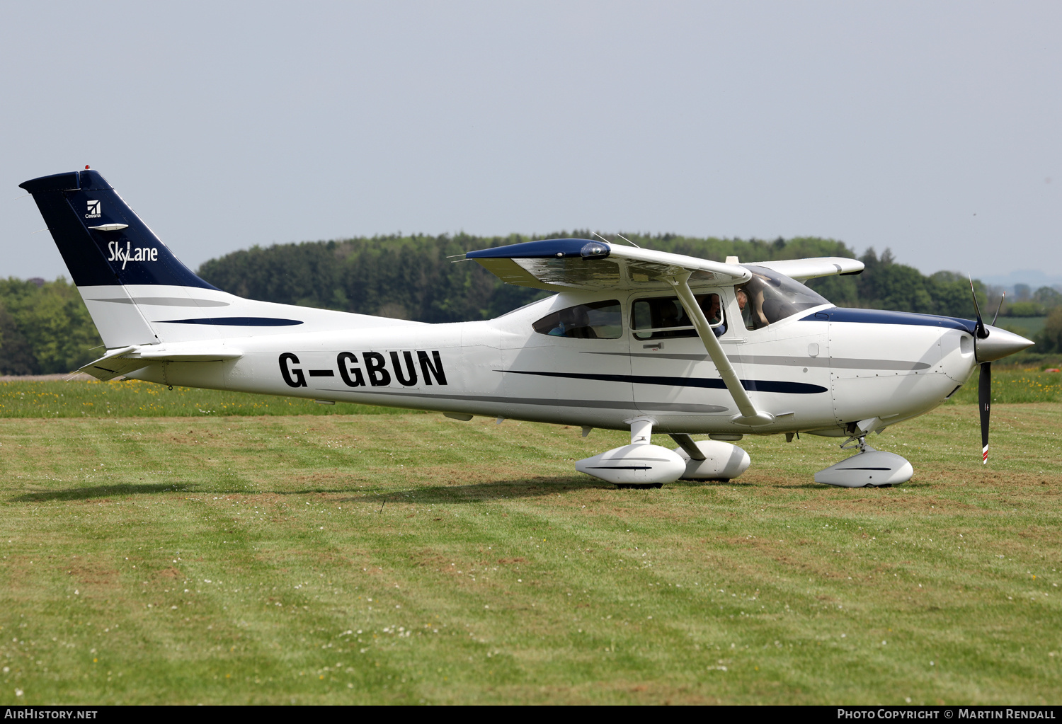 Aircraft Photo of G-GBUN | Cessna 182T Skylane | AirHistory.net #686767