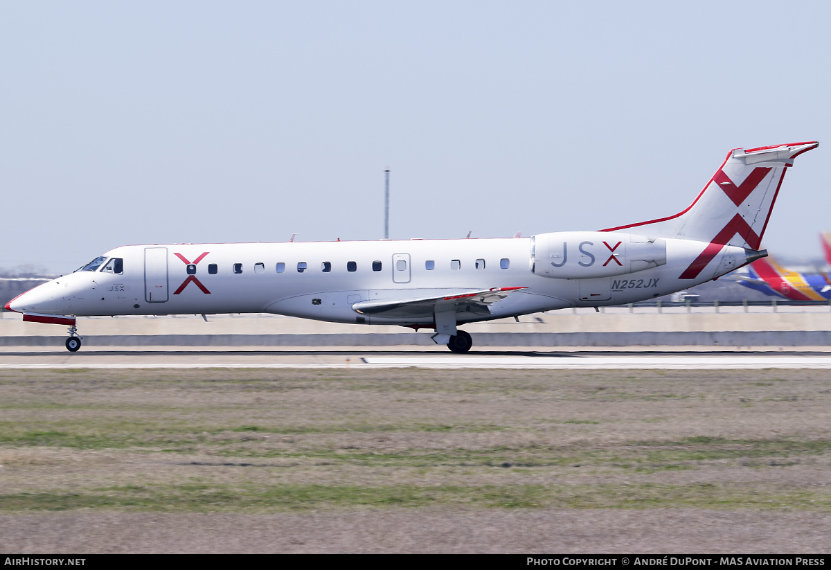 Aircraft Photo of N252JX | Embraer ERJ-135LR (EMB-135LR) | JetSuiteX - JSX | AirHistory.net #686811