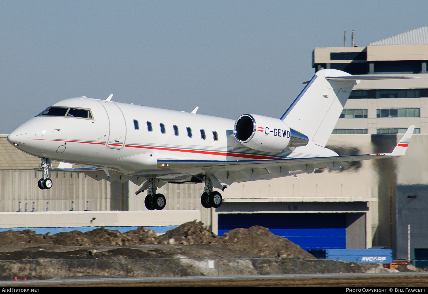 Aircraft Photo of C-GEWO | Bombardier Challenger 605 (CL-600-2B16) | AirHistory.net #686933