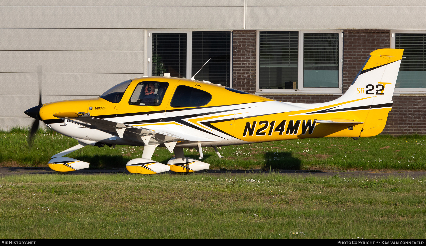 Aircraft Photo of N214MW | Cirrus SR-22T G5-GTS | AirHistory.net #687094