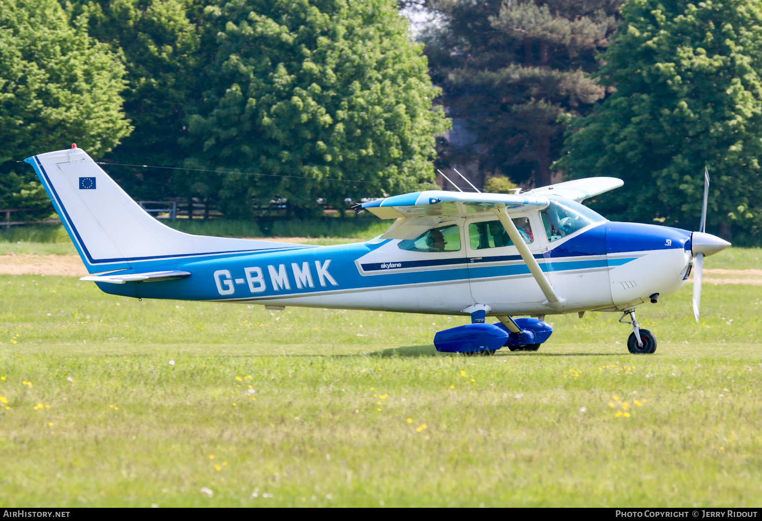 Aircraft Photo of G-BMMK | Cessna 182P Skylane | AirHistory.net #687286