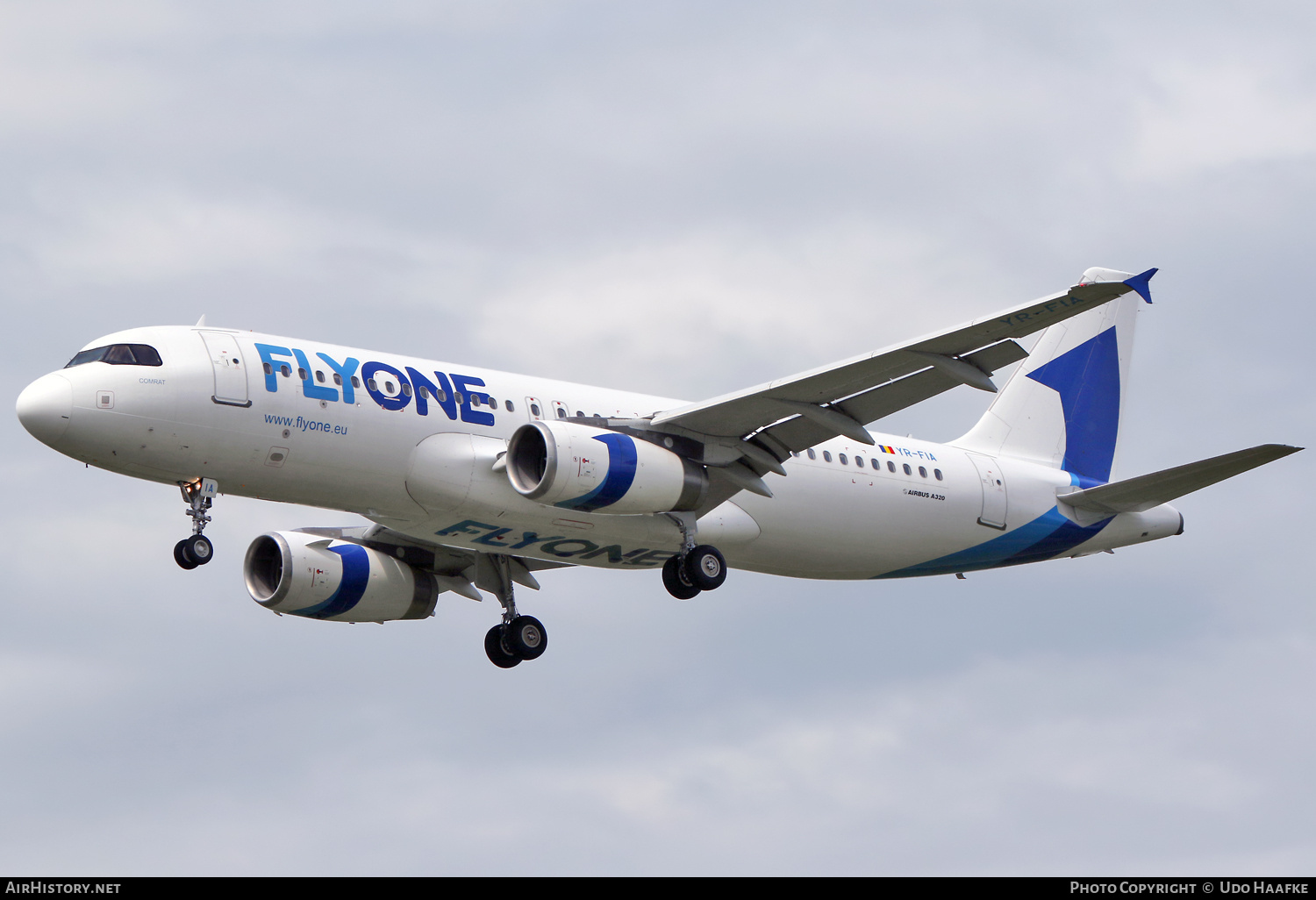 Aircraft Photo of YR-FIA | Airbus A320-232 | FlyOne | AirHistory.net #687613