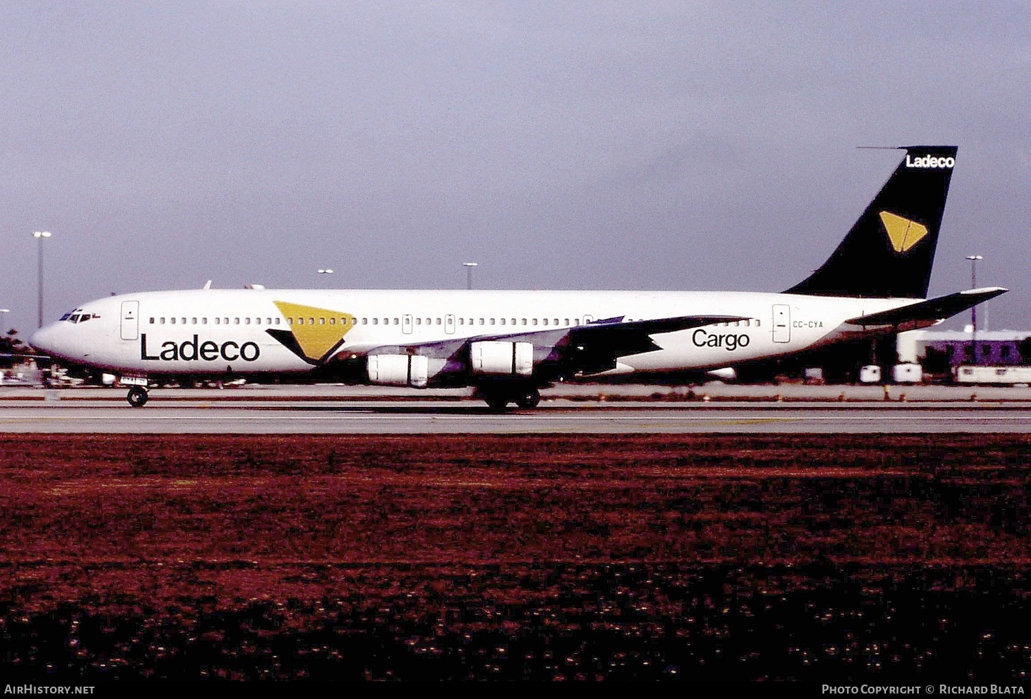 Aircraft Photo of CC-CYA | Boeing 707-327C | Ladeco Cargo | AirHistory.net #687757