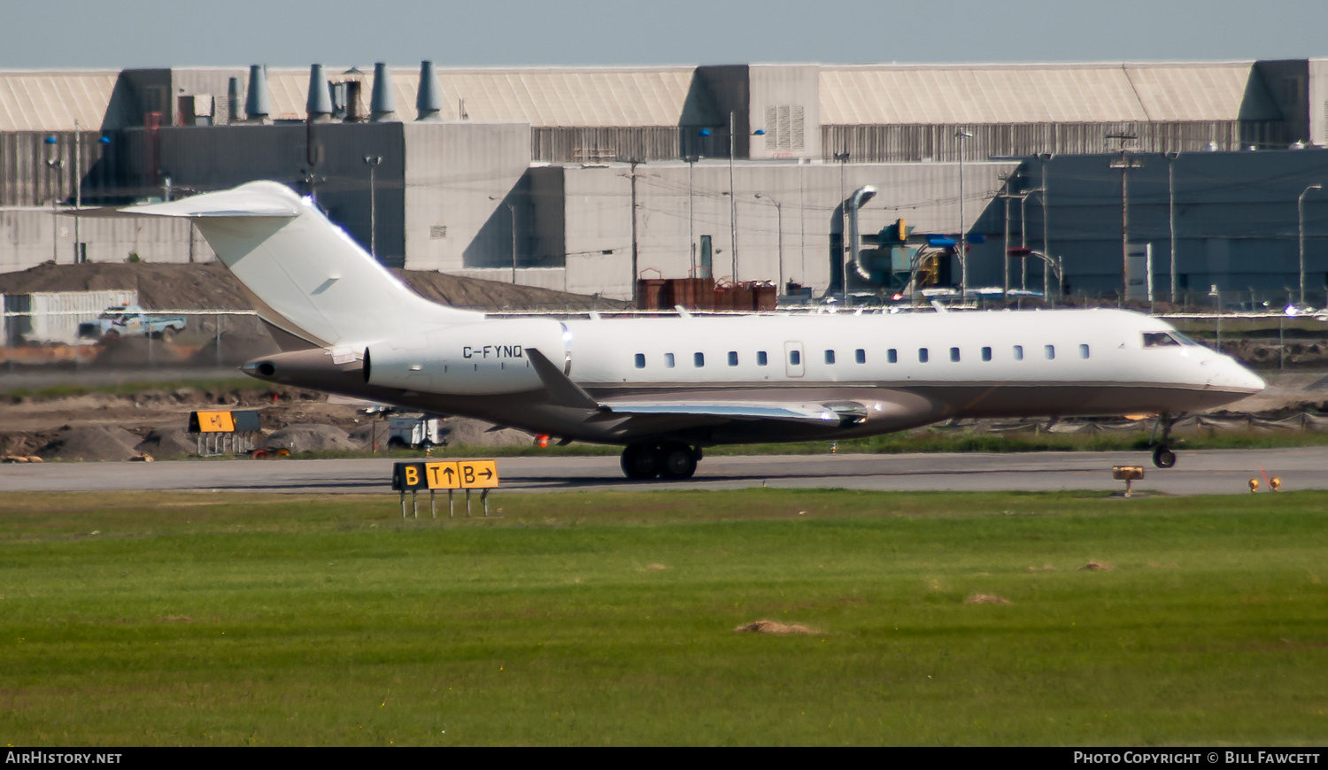 Aircraft Photo of C-FYNQ | Bombardier Global Express XRS (BD-700-1A10) | AirHistory.net #687766