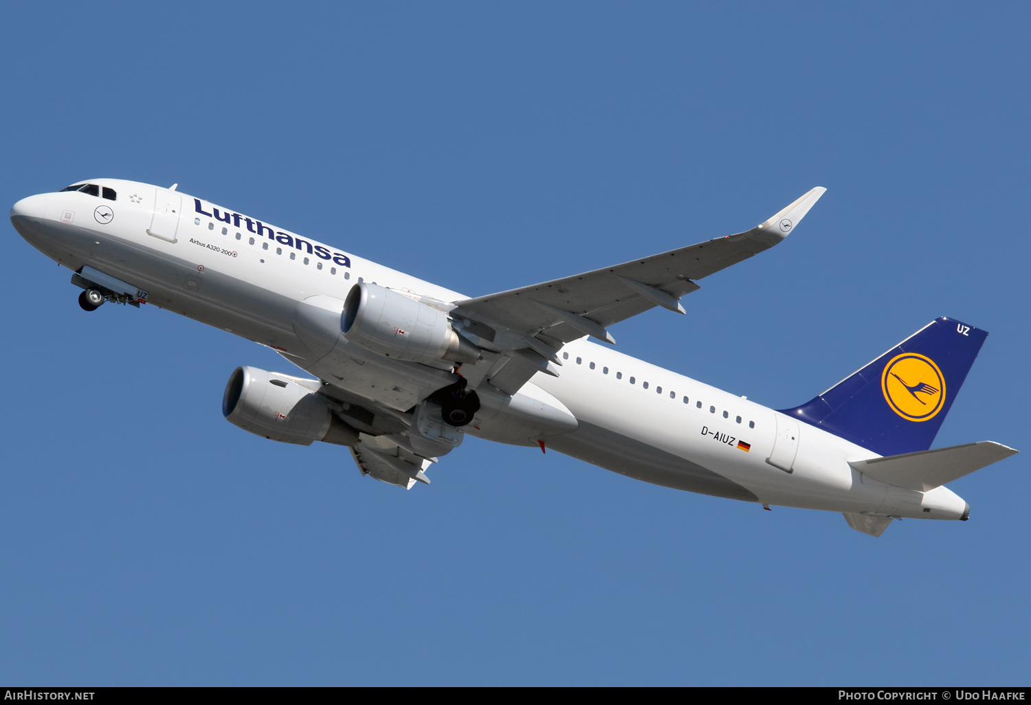 Aircraft Photo of D-AIUZ | Airbus A320-214 | Lufthansa | AirHistory.net #687959