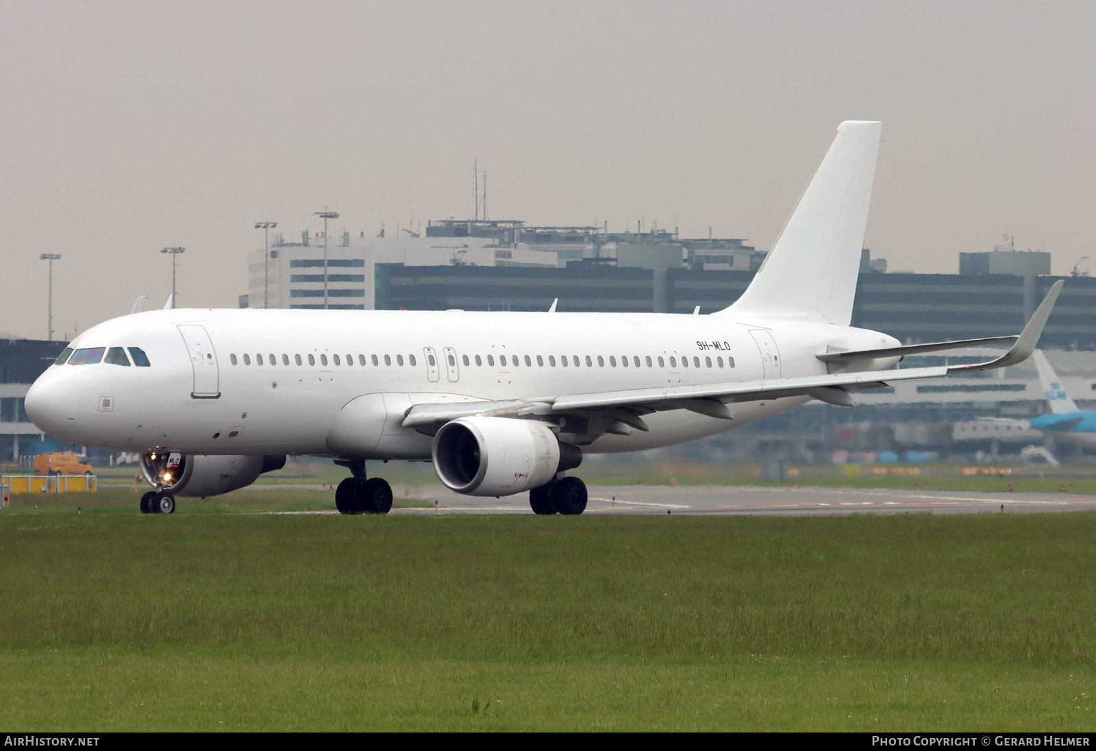 Aircraft Photo of 9H-MLO | Airbus A320-214 | AirHistory.net #688018