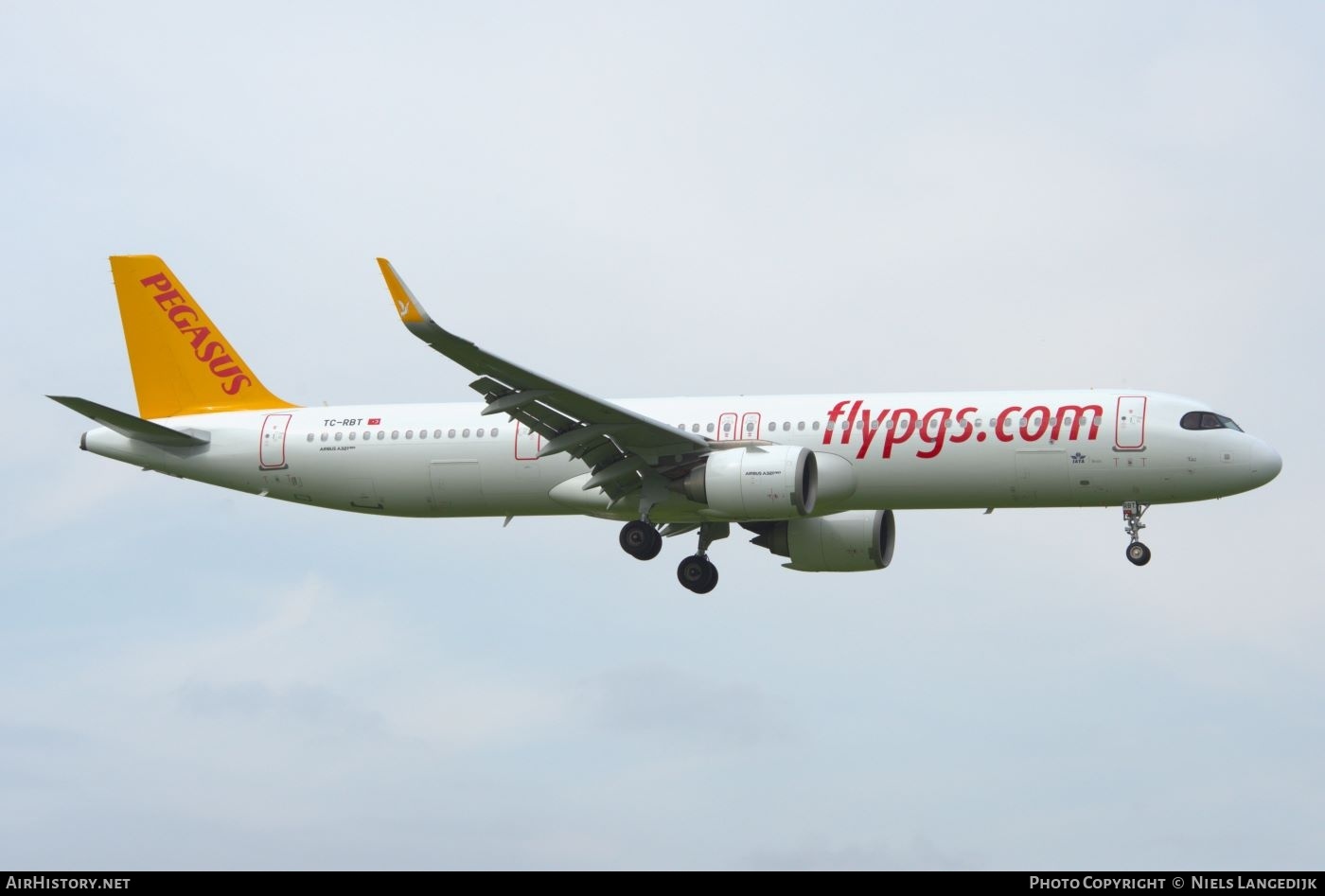 Aircraft Photo of TC-RBT | Airbus A321-251NX | Pegasus Airlines | AirHistory.net #688133