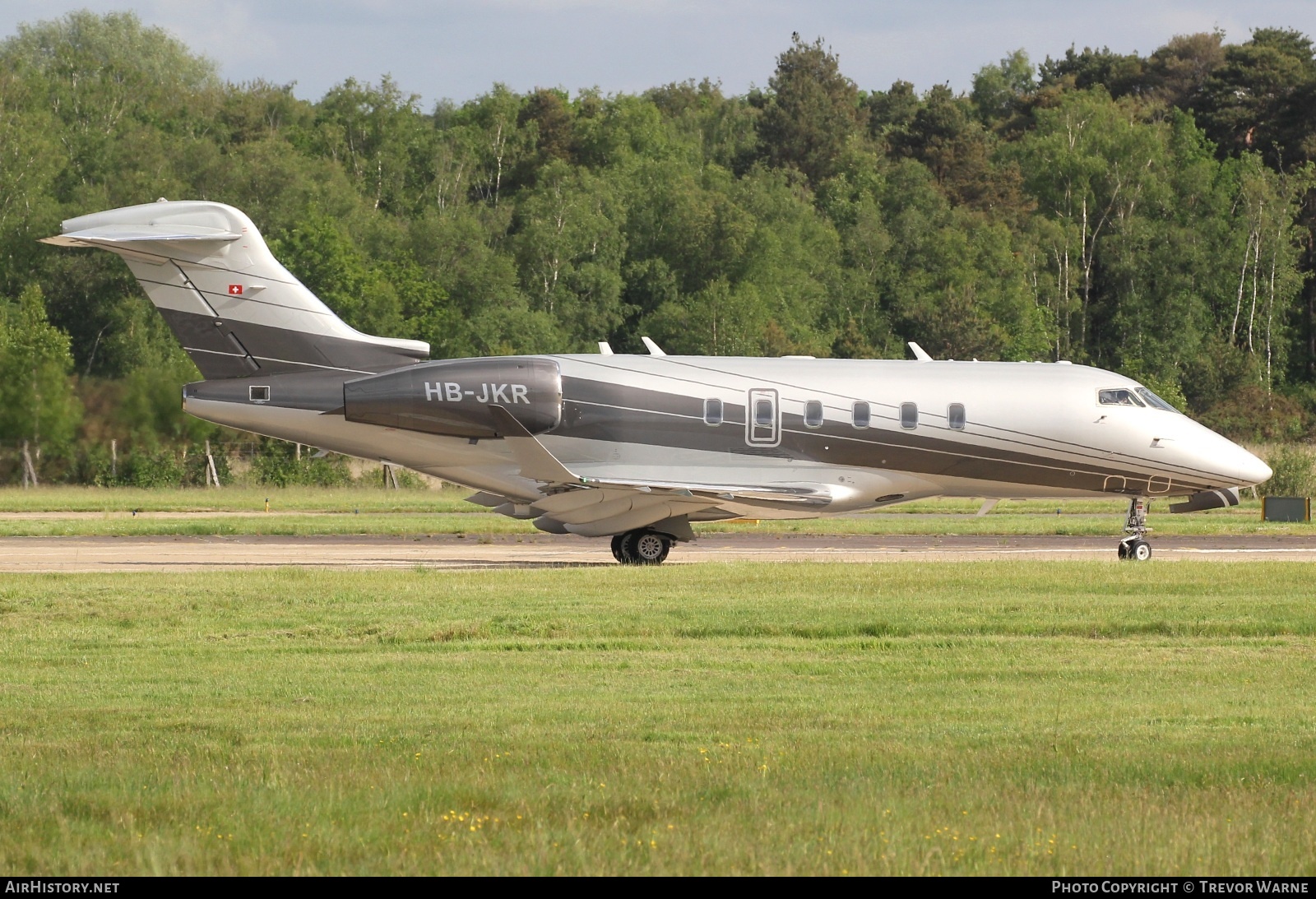 Aircraft Photo of HB-JKR | Bombardier Challenger 350 (BD-100-1A10) | AirHistory.net #688135