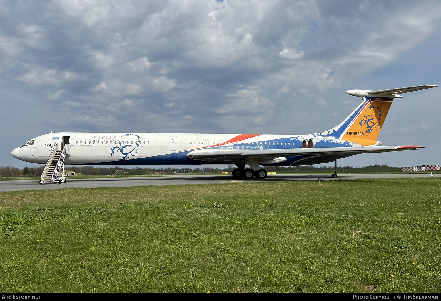 Aircraft Photo of UP-I6209 | Ilyushin Il-62M | Trust Air Company | AirHistory.net #688206