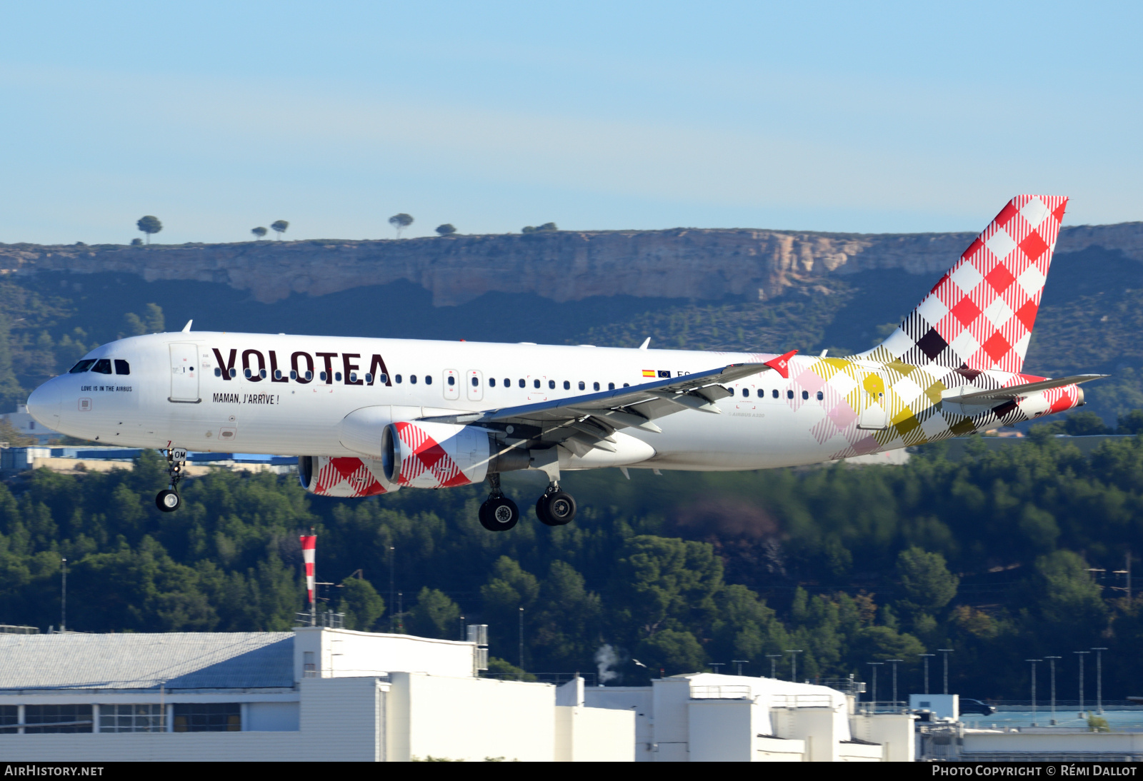 Aircraft Photo of EC-NOM | Airbus A320-214 | Volotea | AirHistory.net #688423