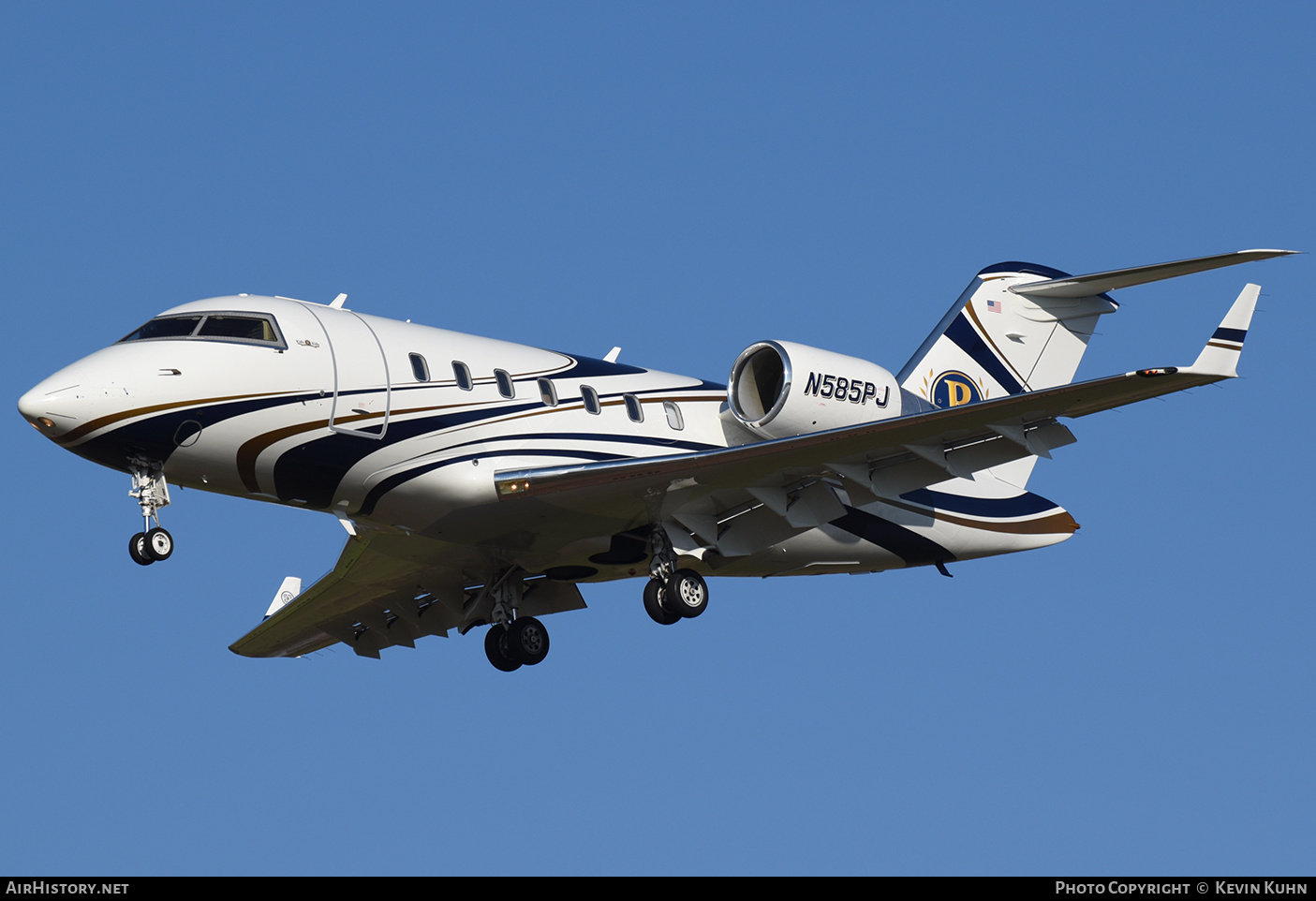 Aircraft Photo of N585PJ | Bombardier Challenger 604 (CL-600-2B16) | AirHistory.net #688459