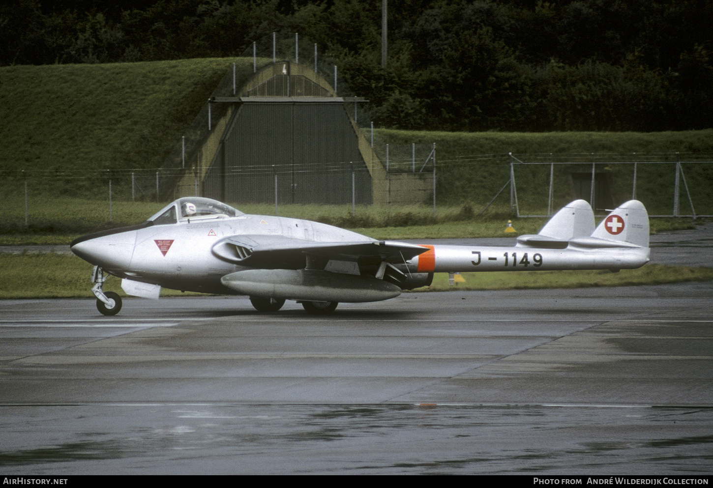 Aircraft Photo of J-1149 | De Havilland D.H. 100 Vampire FB6 | Switzerland - Air Force | AirHistory.net #688758