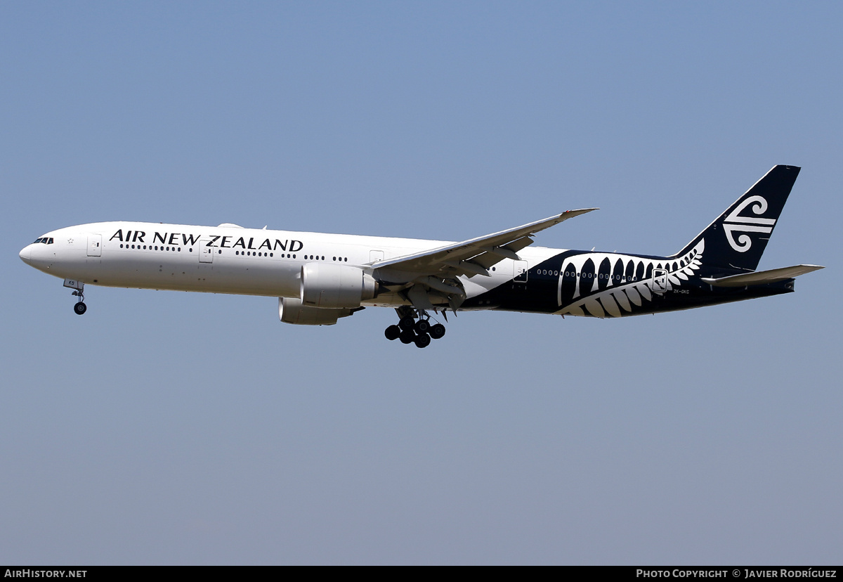 Aircraft Photo of ZK-OKS | Boeing 777-319/ER | Air New Zealand | AirHistory.net #688773