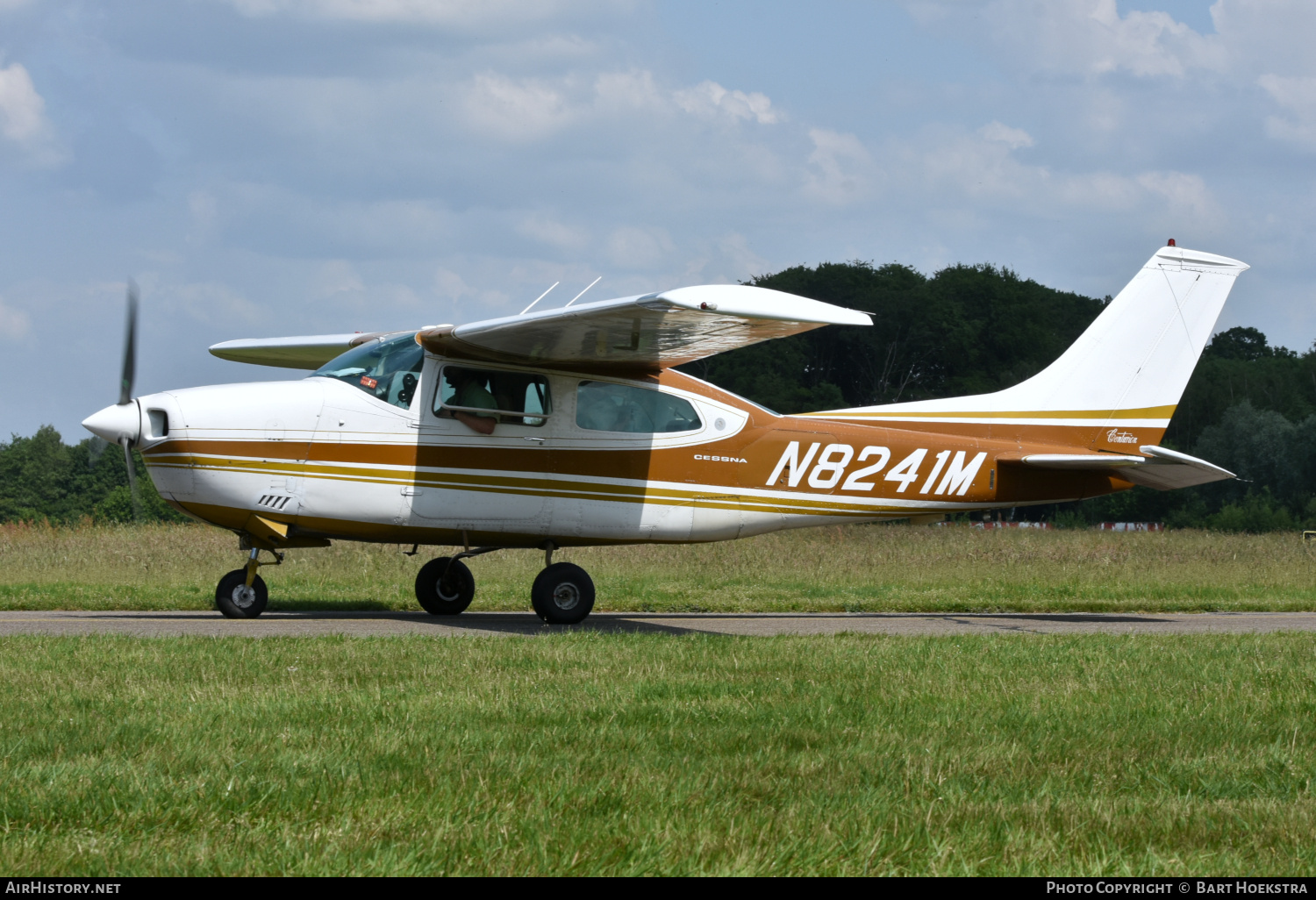 Aircraft Photo of N8241M | Cessna 210K Centurion | AirHistory.net #688794