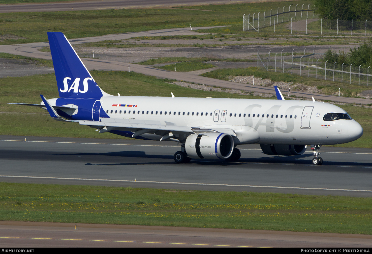 Aircraft Photo of EI-SCE | Airbus A320-251N | Scandinavian Airlines - SAS | AirHistory.net #688963