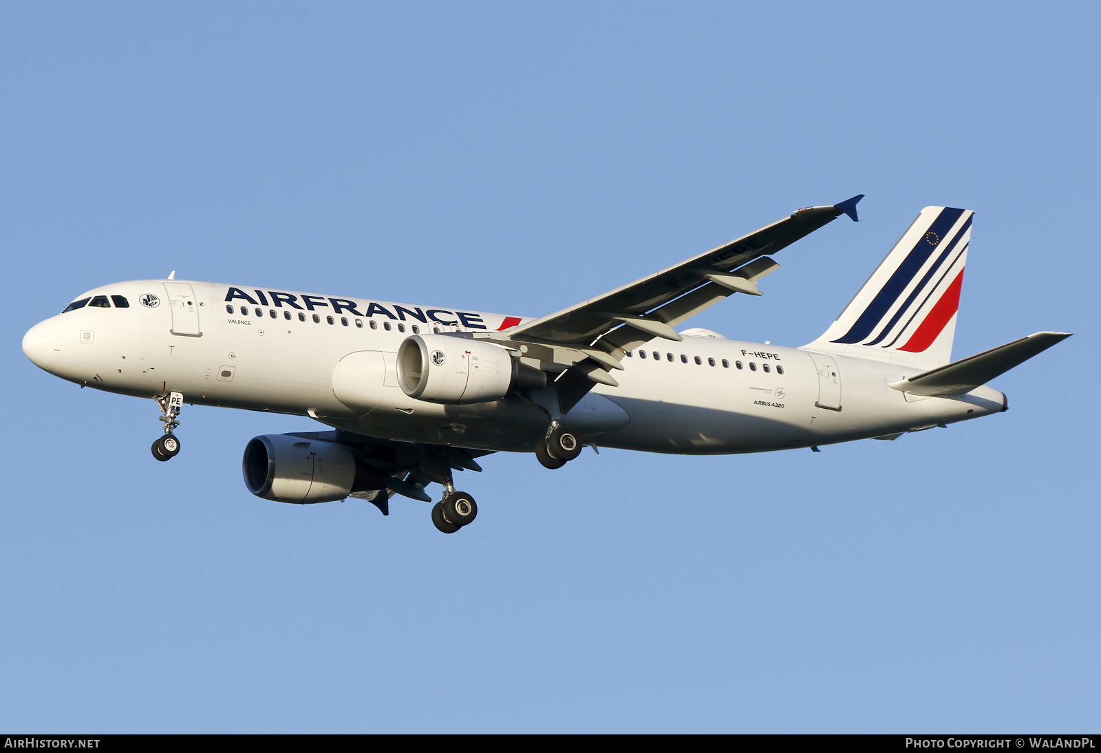 Aircraft Photo of F-HEPE | Airbus A320-214 | Air France | AirHistory.net #689005