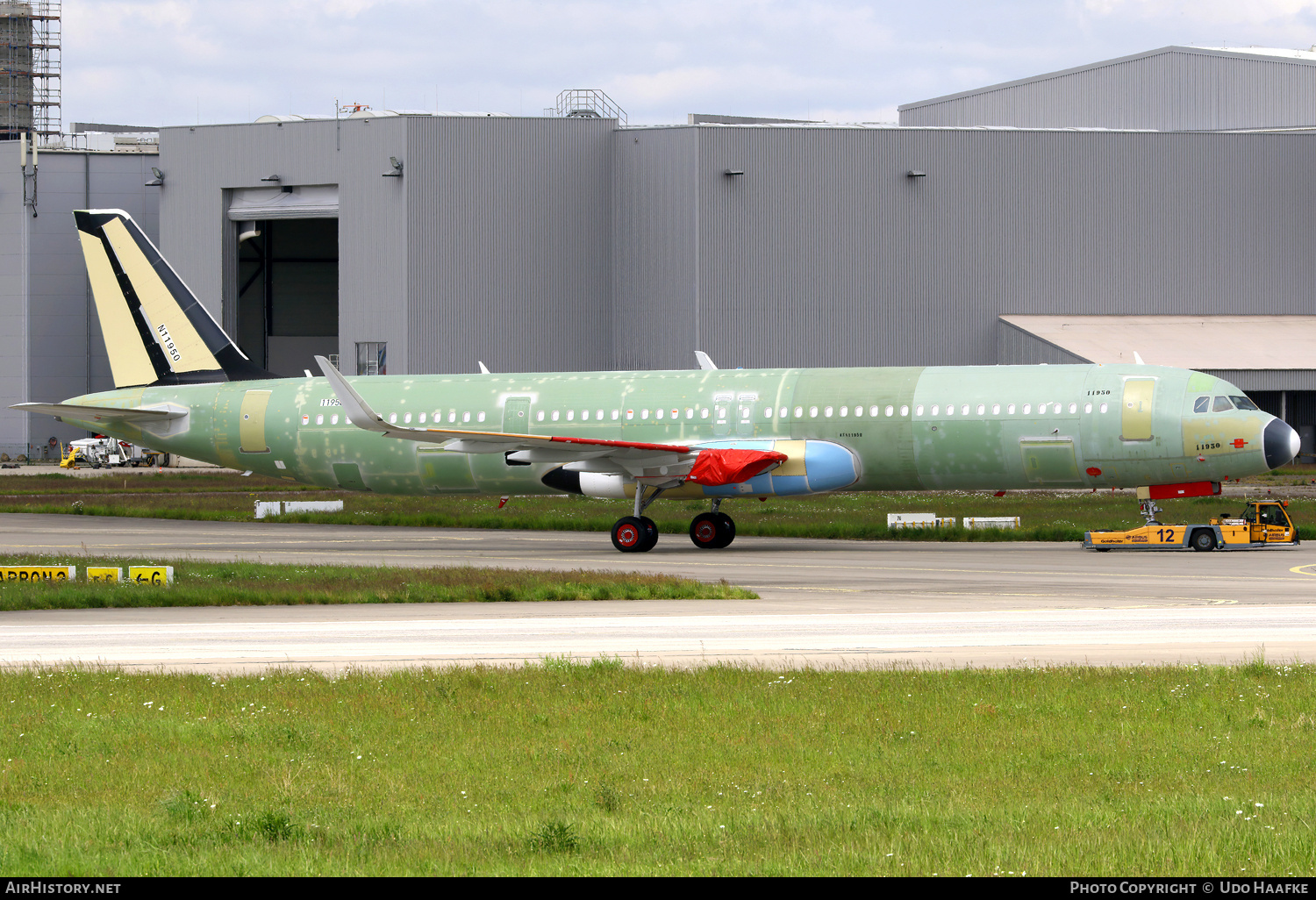 Aircraft Photo of D-AVYM | Airbus A321-271NX | AirHistory.net #689040