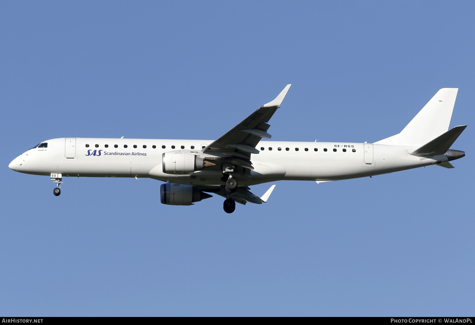 Aircraft Photo of SE-RSS | Embraer 195LR (ERJ-190-200LR) | Scandinavian Airlines - SAS | AirHistory.net #689055