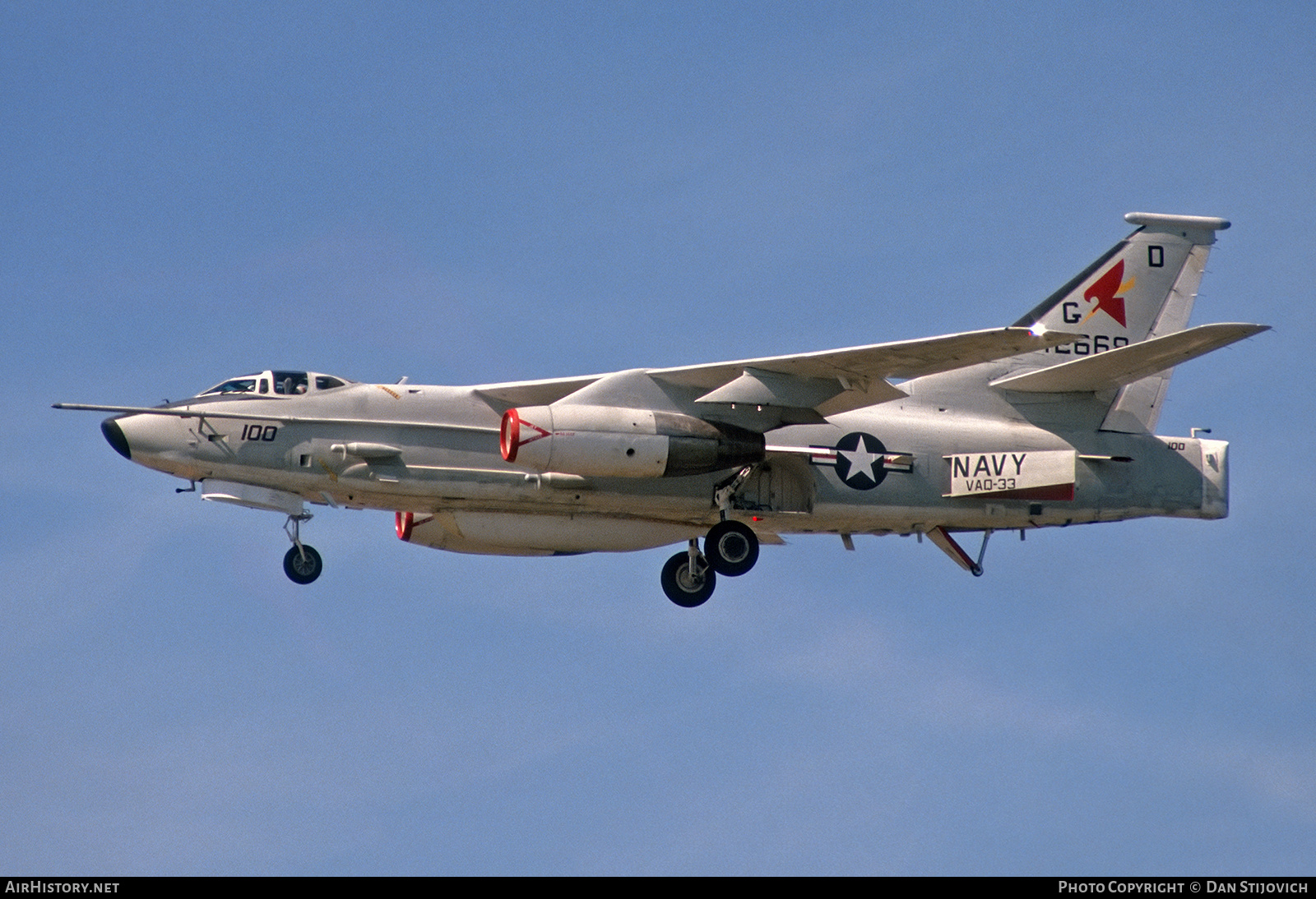 Aircraft Photo of 142668 | Douglas ERA-3B Skywarrior | USA - Navy | AirHistory.net #689070