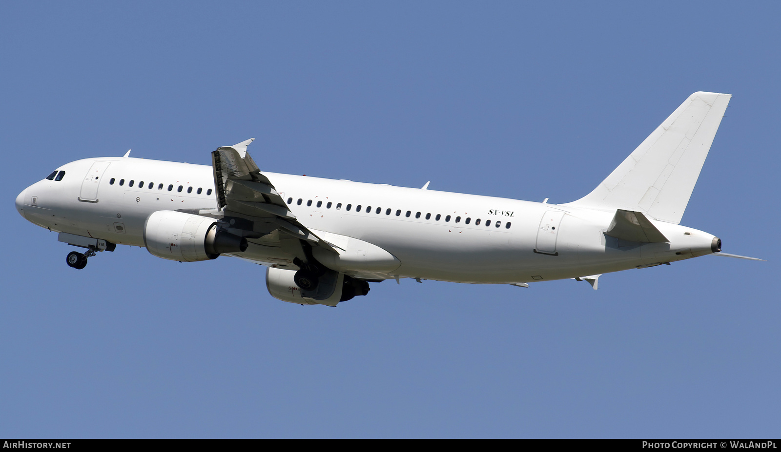 Aircraft Photo of SX-VSL | Airbus A320-214 | AirHistory.net #689072