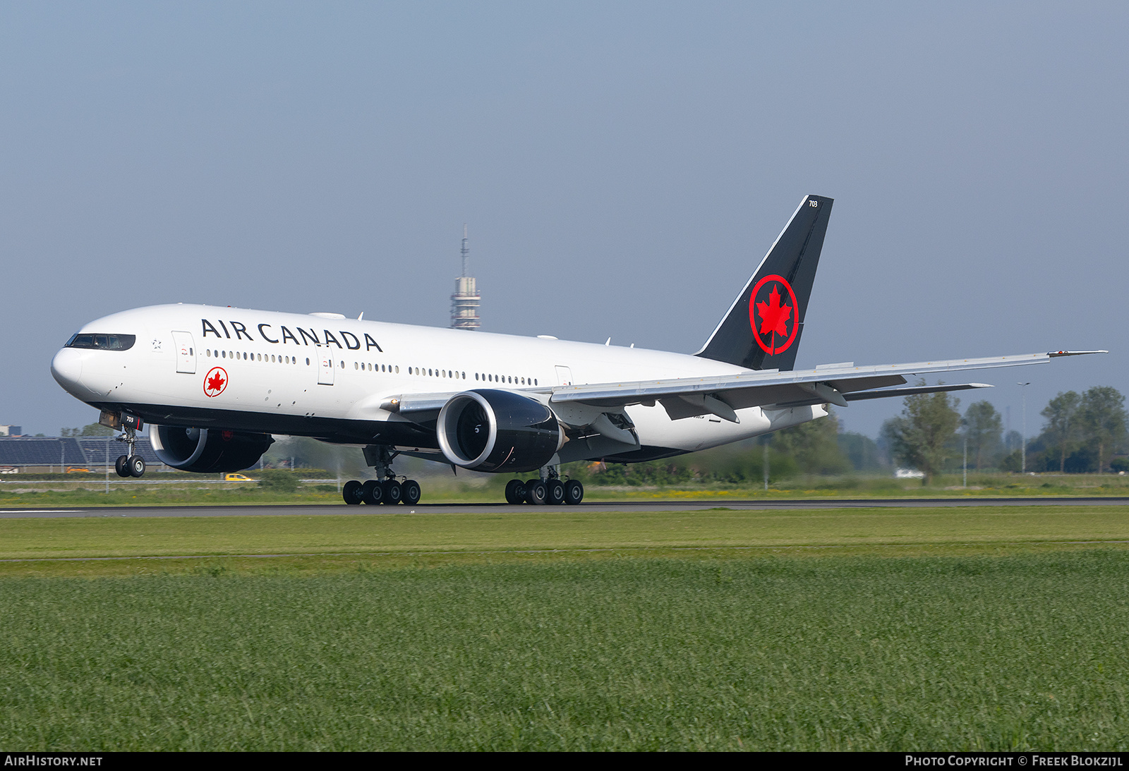 Aircraft Photo of C-FIUJ | Boeing 777-233/LR | Air Canada | AirHistory.net #689077